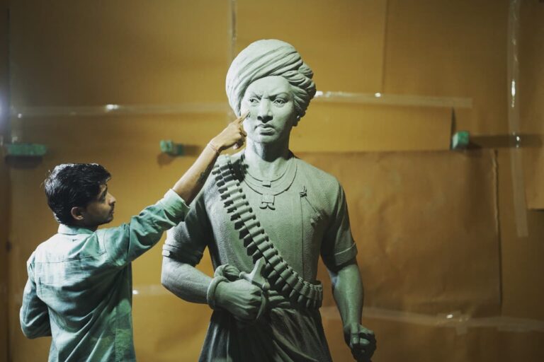Historical Statue Makers